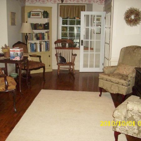 The Old Shipman House Bed & Breakfast Kemptville Экстерьер фото